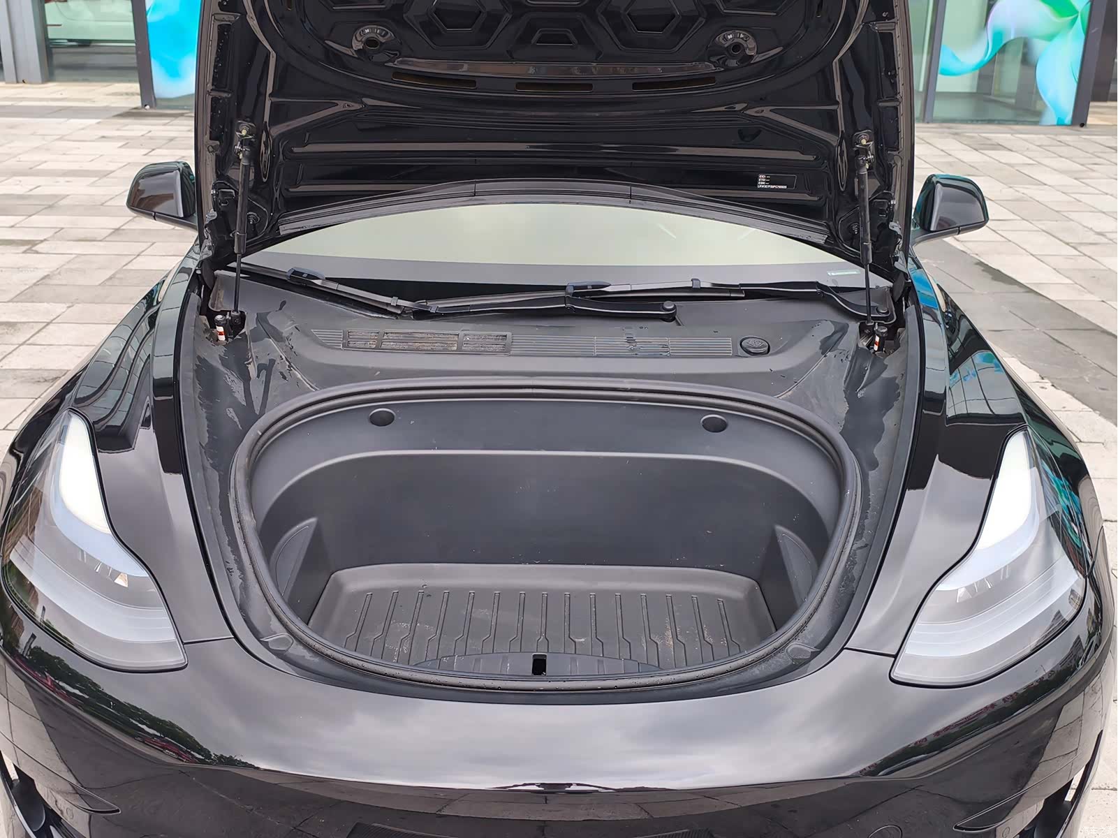 Tesla Model 3, 2023 13