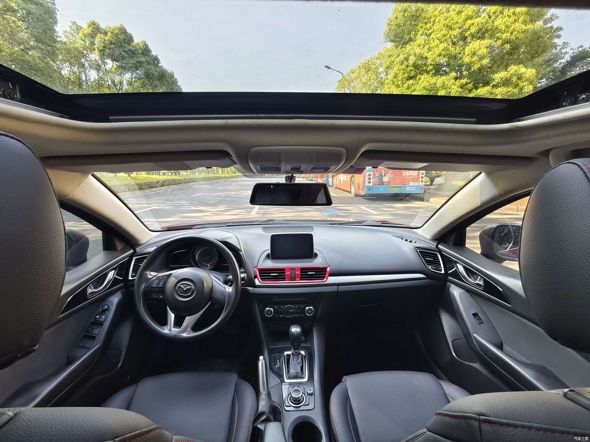 Mazda Mazda3, 2015 6