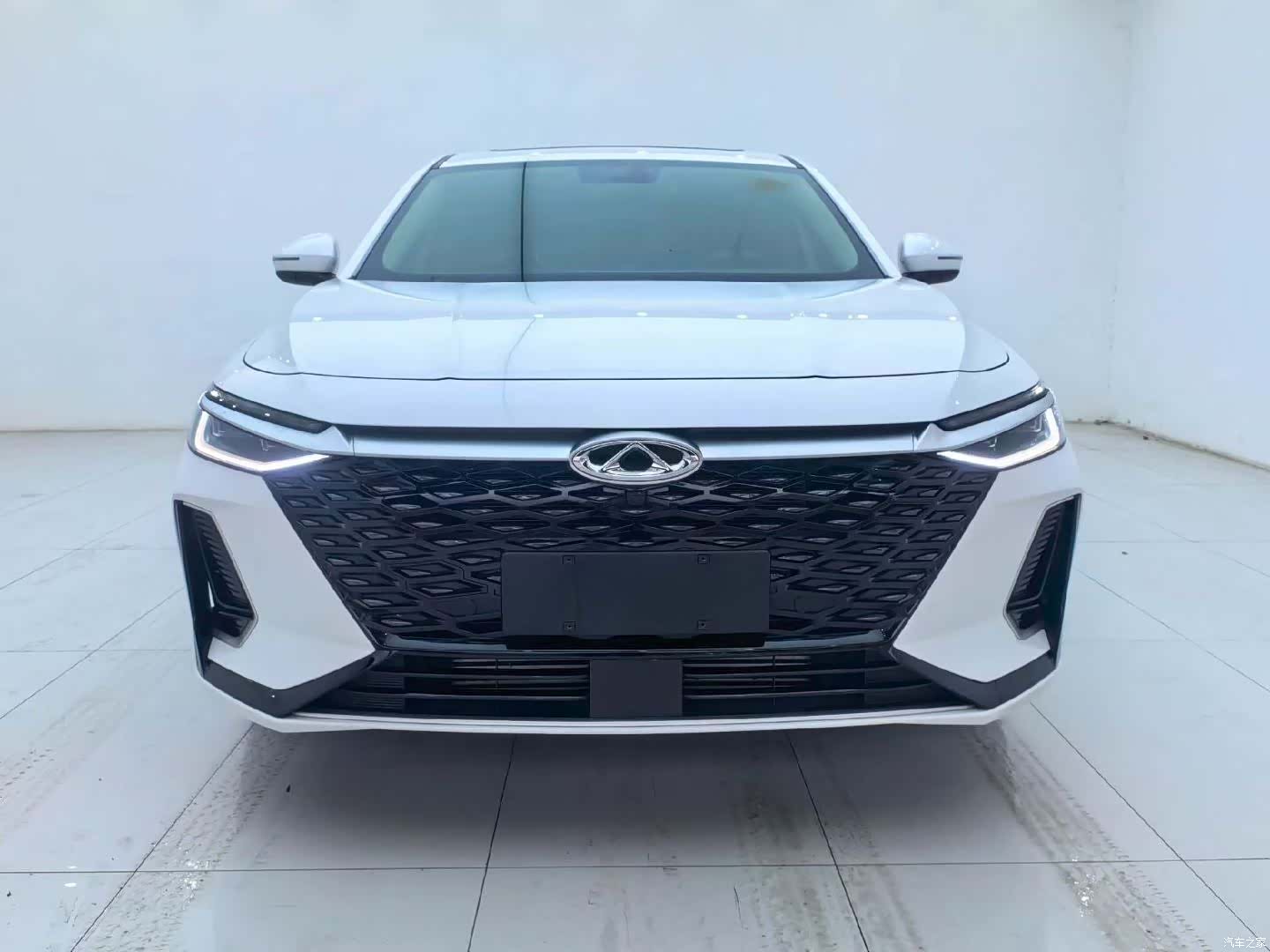 Chery Arrizo 8, 2024 1