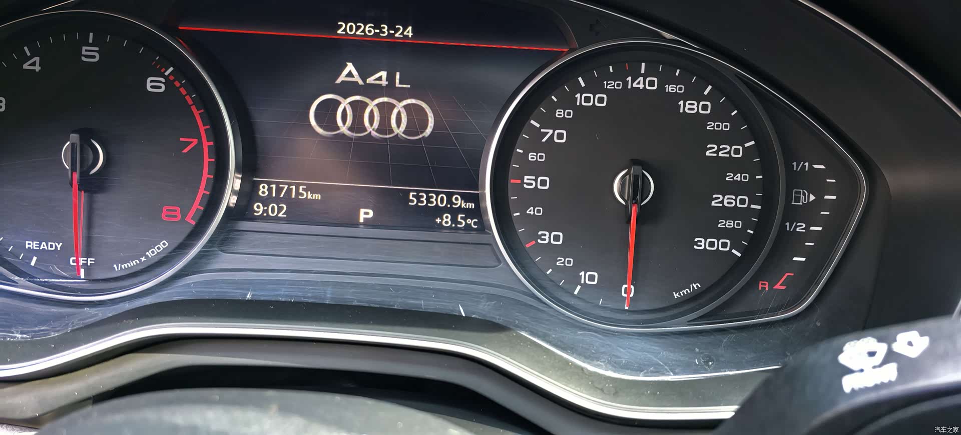 Audi A4L, 2018 все фото