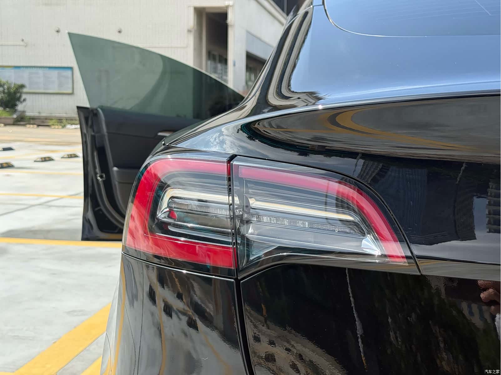 Tesla Model 3, 2021 11