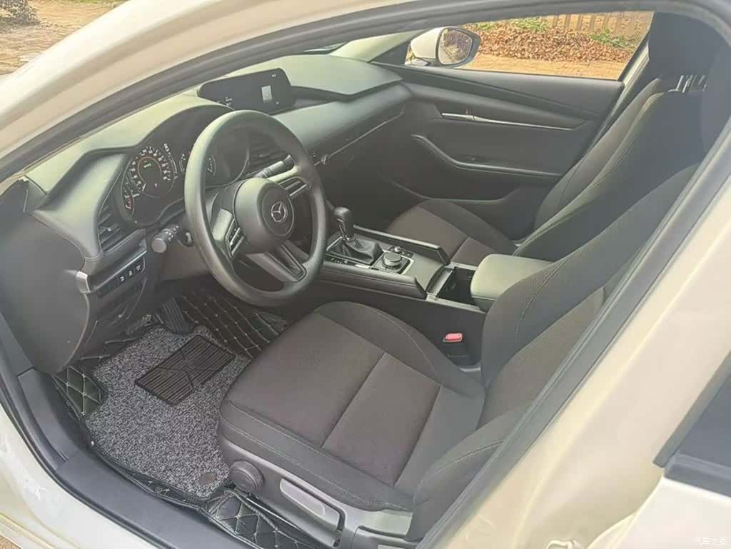 Mazda Mazda3, 2022 4