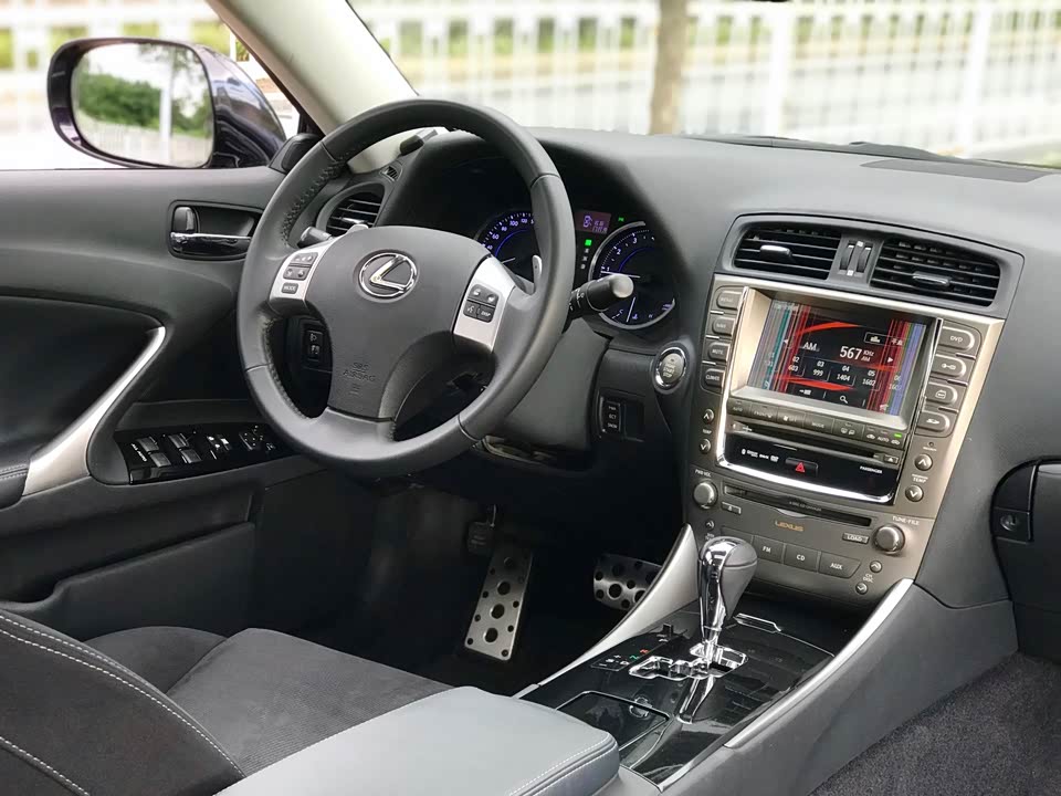 Lexus IS