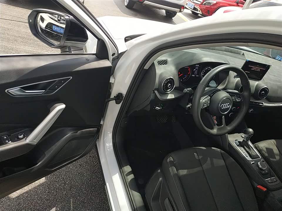 Audi Q2L Audi Q2L