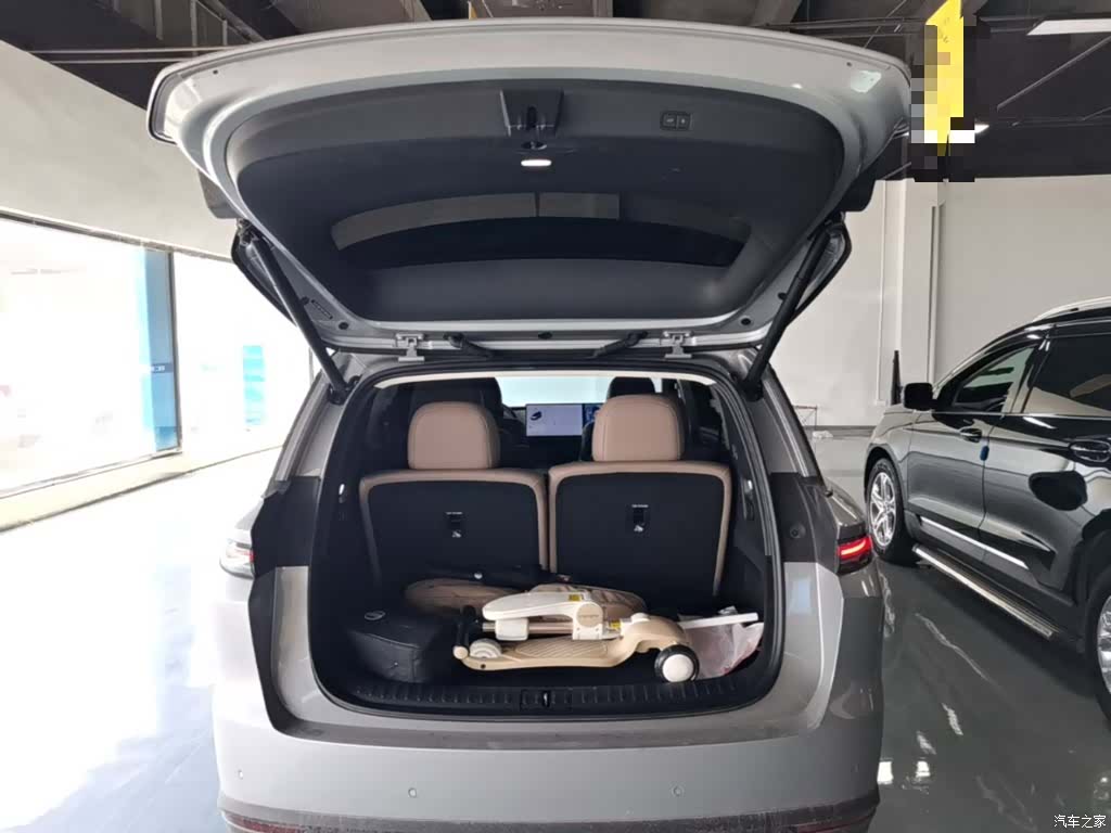Li Auto i8, 2025 19