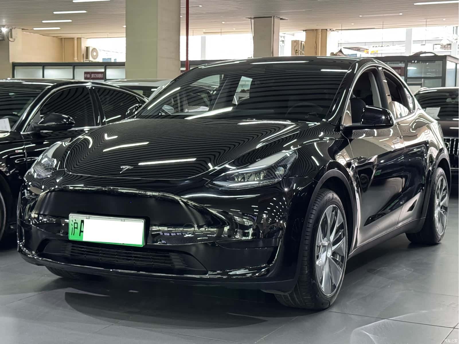 Tesla Model Y, 2022 1