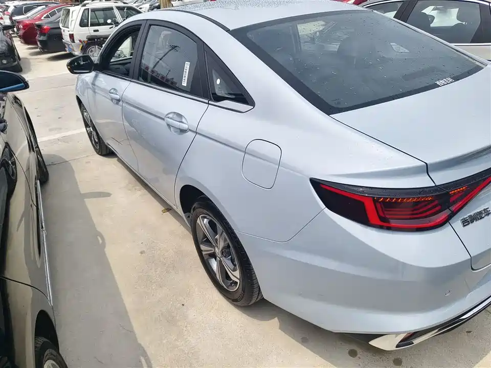 Geely Emgrand L HiP Geely Emgrand L HiP