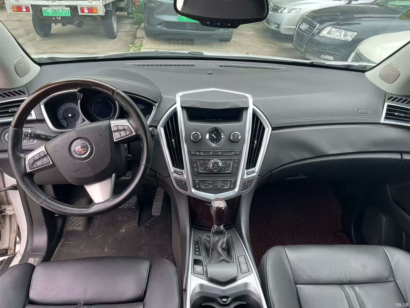 Cadillac SRX, 2012 6