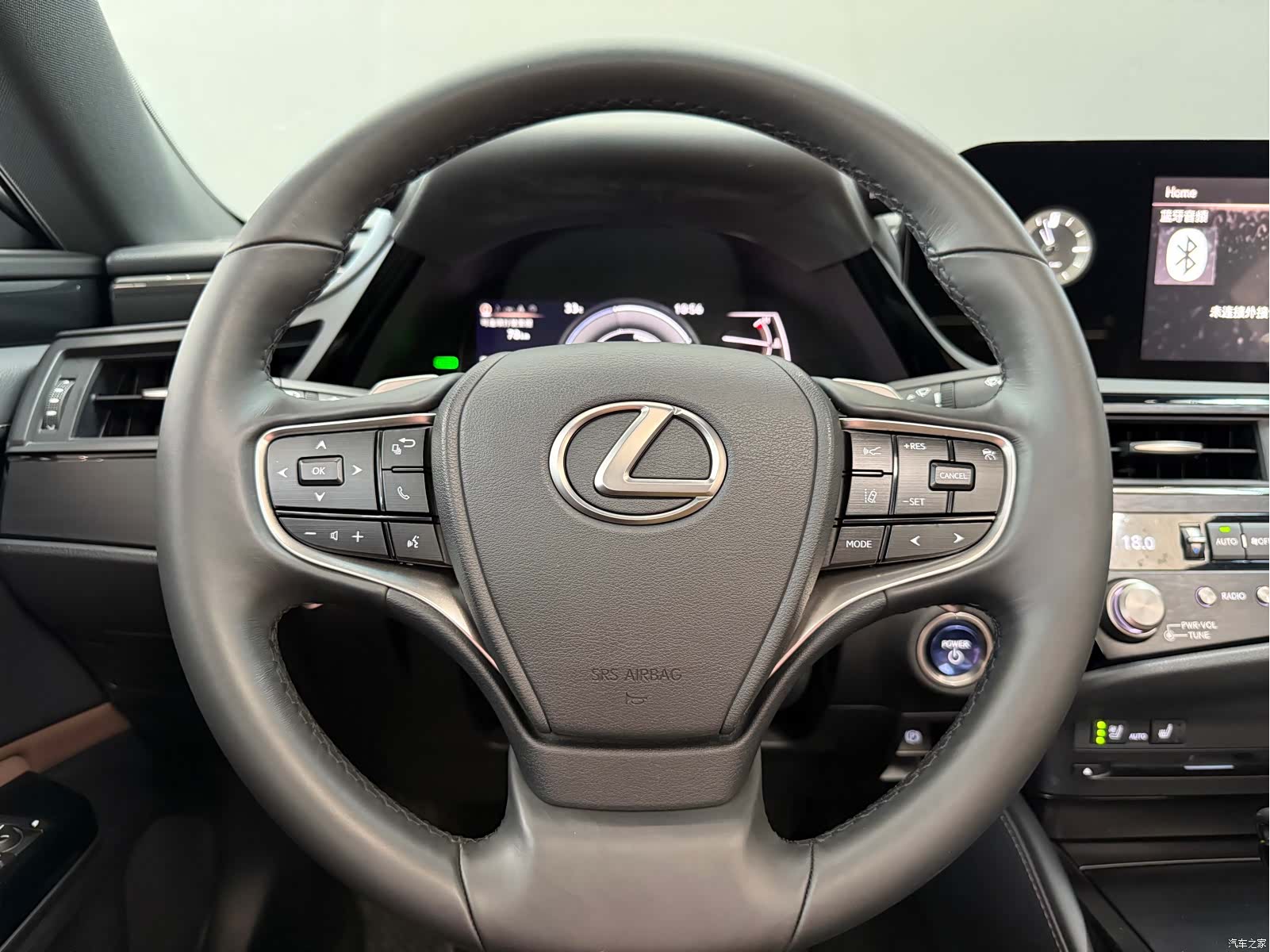 Lexus ES, 2021 15