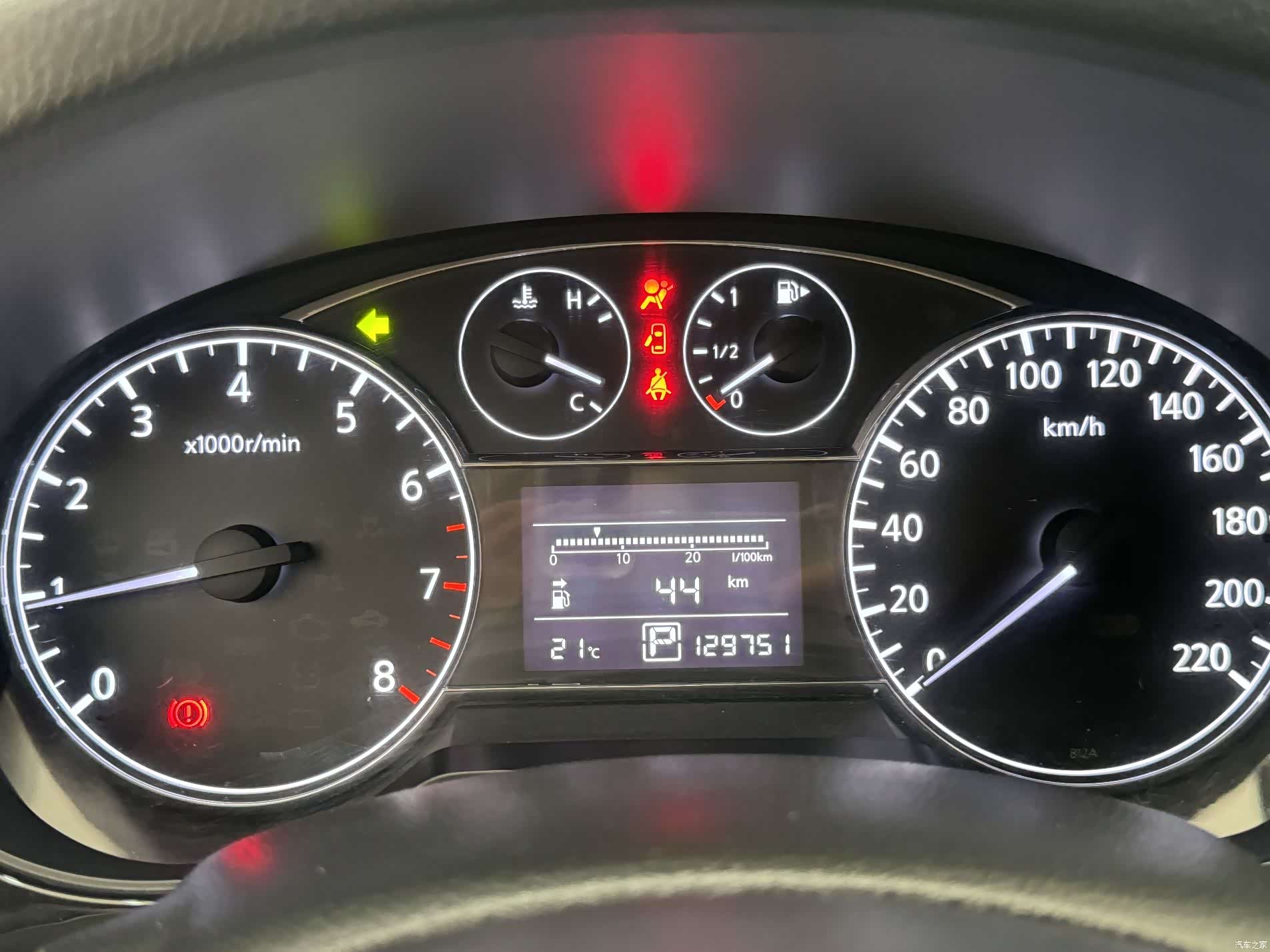 Nissan Tiida, 2014 11