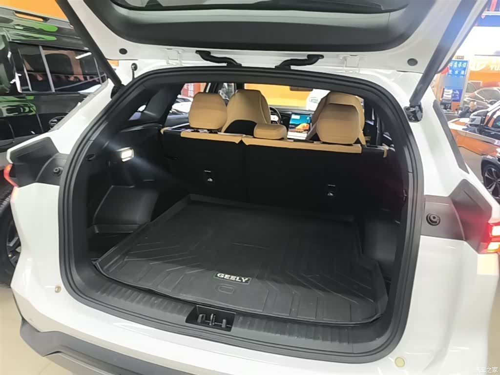 Geely Galaxy L7, 2023 19