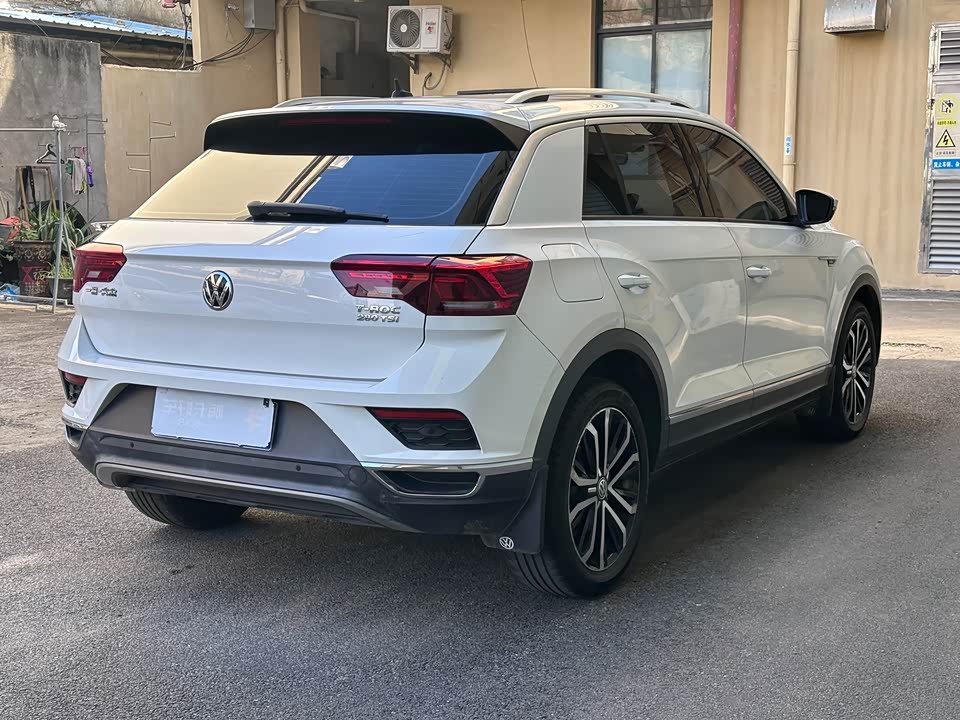 Volkswagen T-ROC exploring Songs