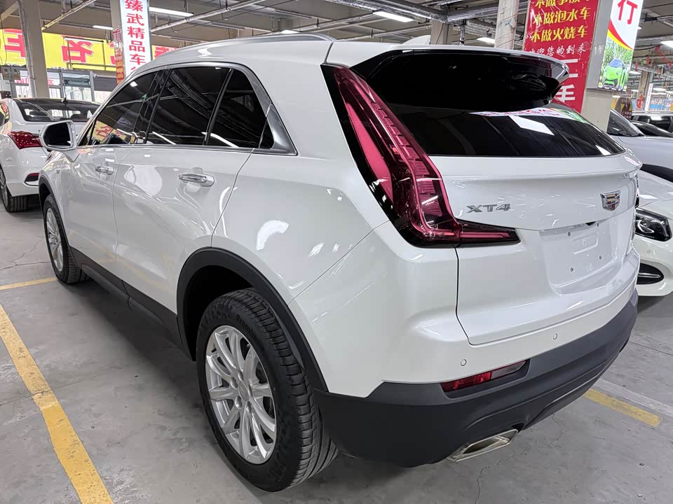 Cadillac XT4