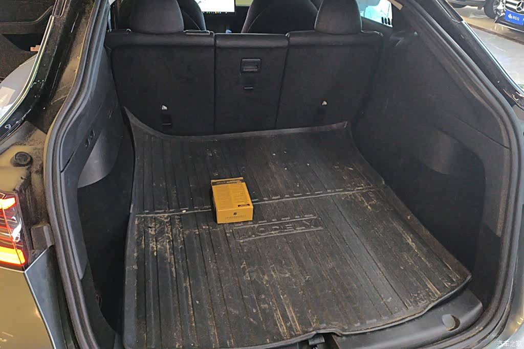 Tesla Model Y, 2022 4