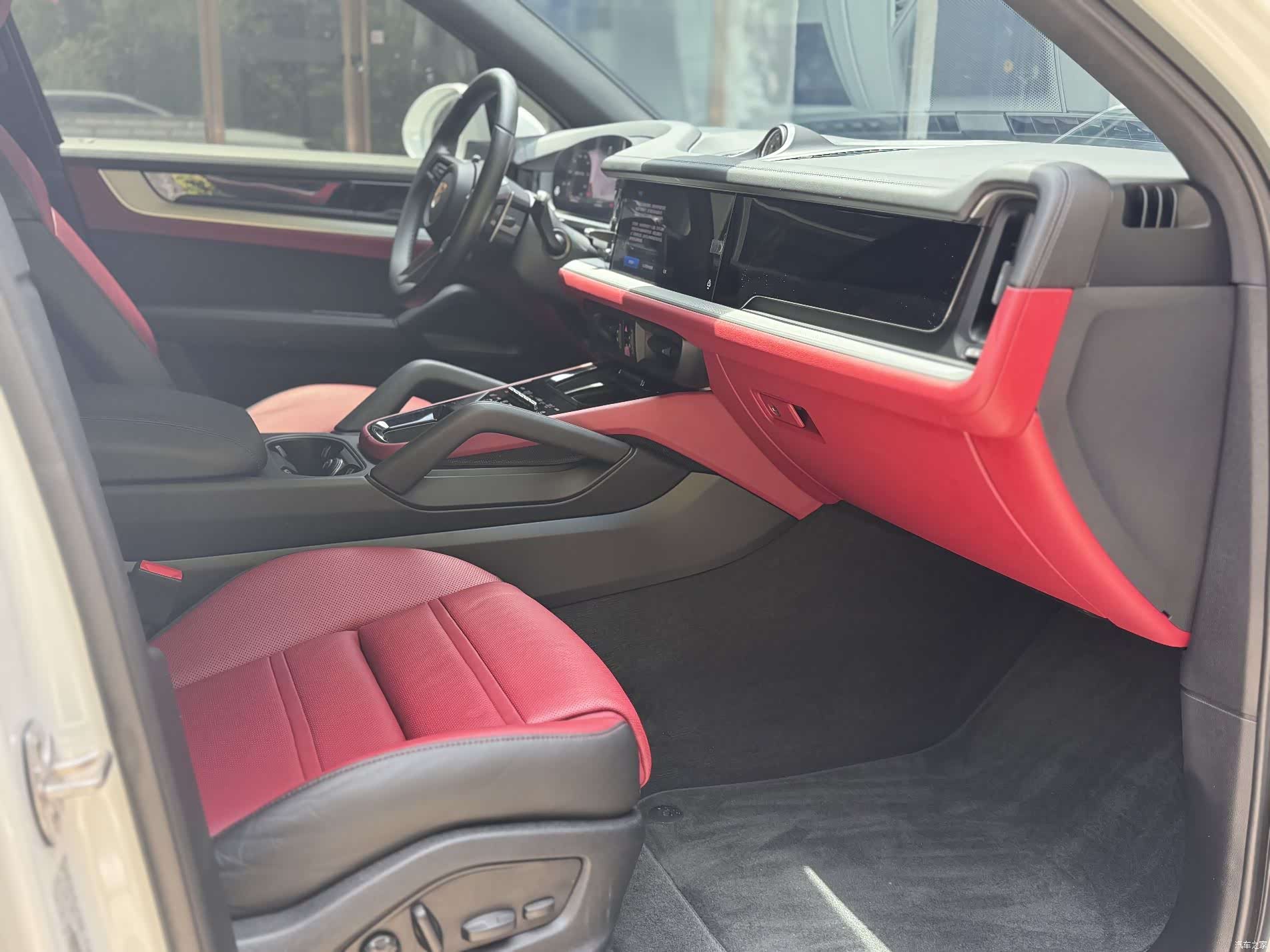 Porsche Cayenne, 2024 все фото