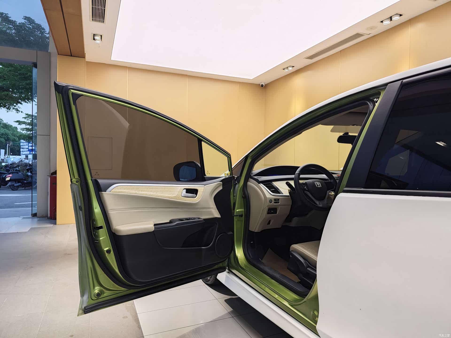 Honda Jade, 2014 7