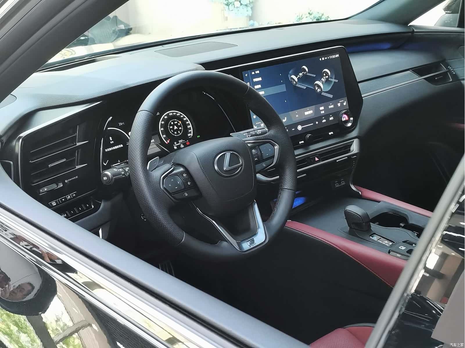 Lexus RX, 2025 10