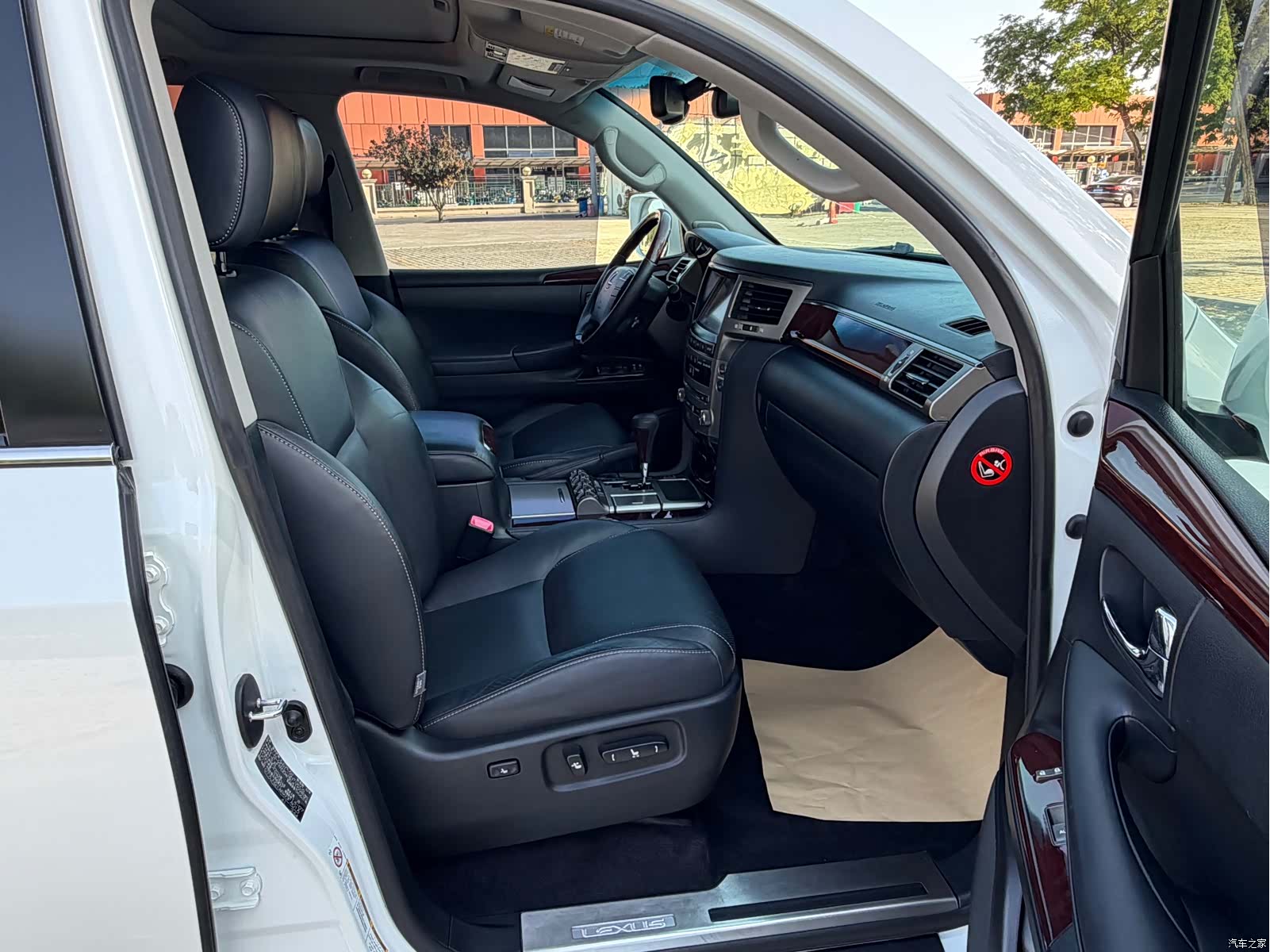 Lexus LX, 2015 22