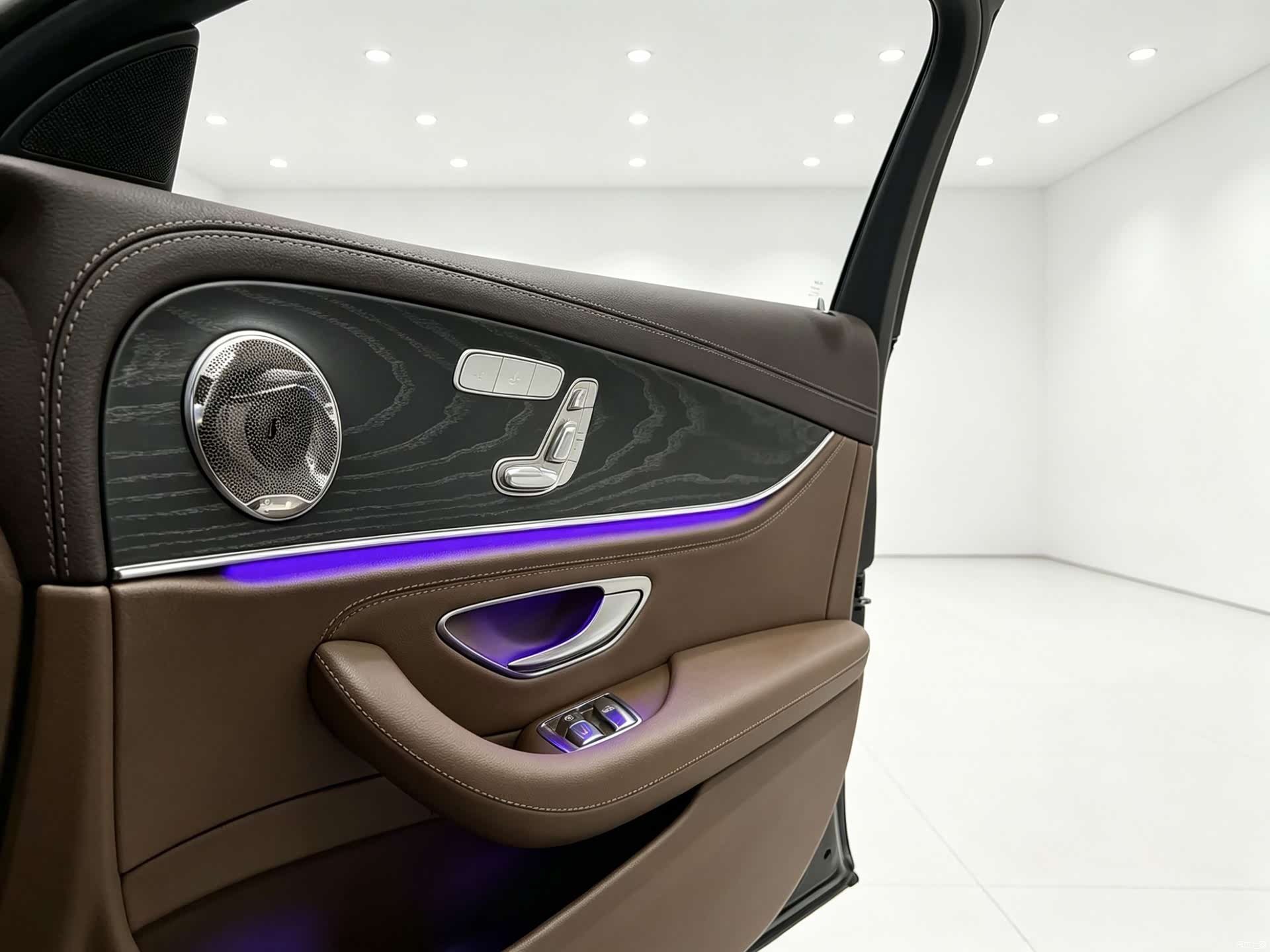 Mercedes-Benz E-Class, 2023 8