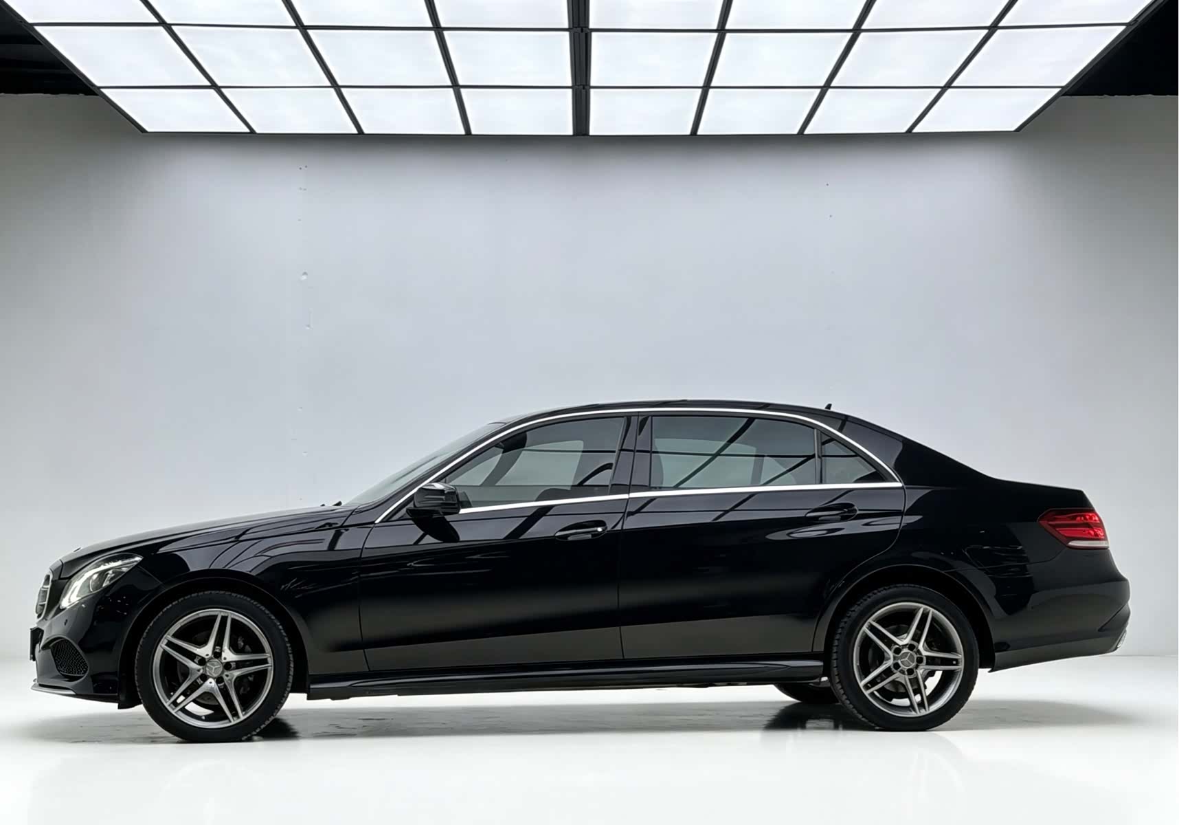Mercedes-Benz E-Class, 2013 4