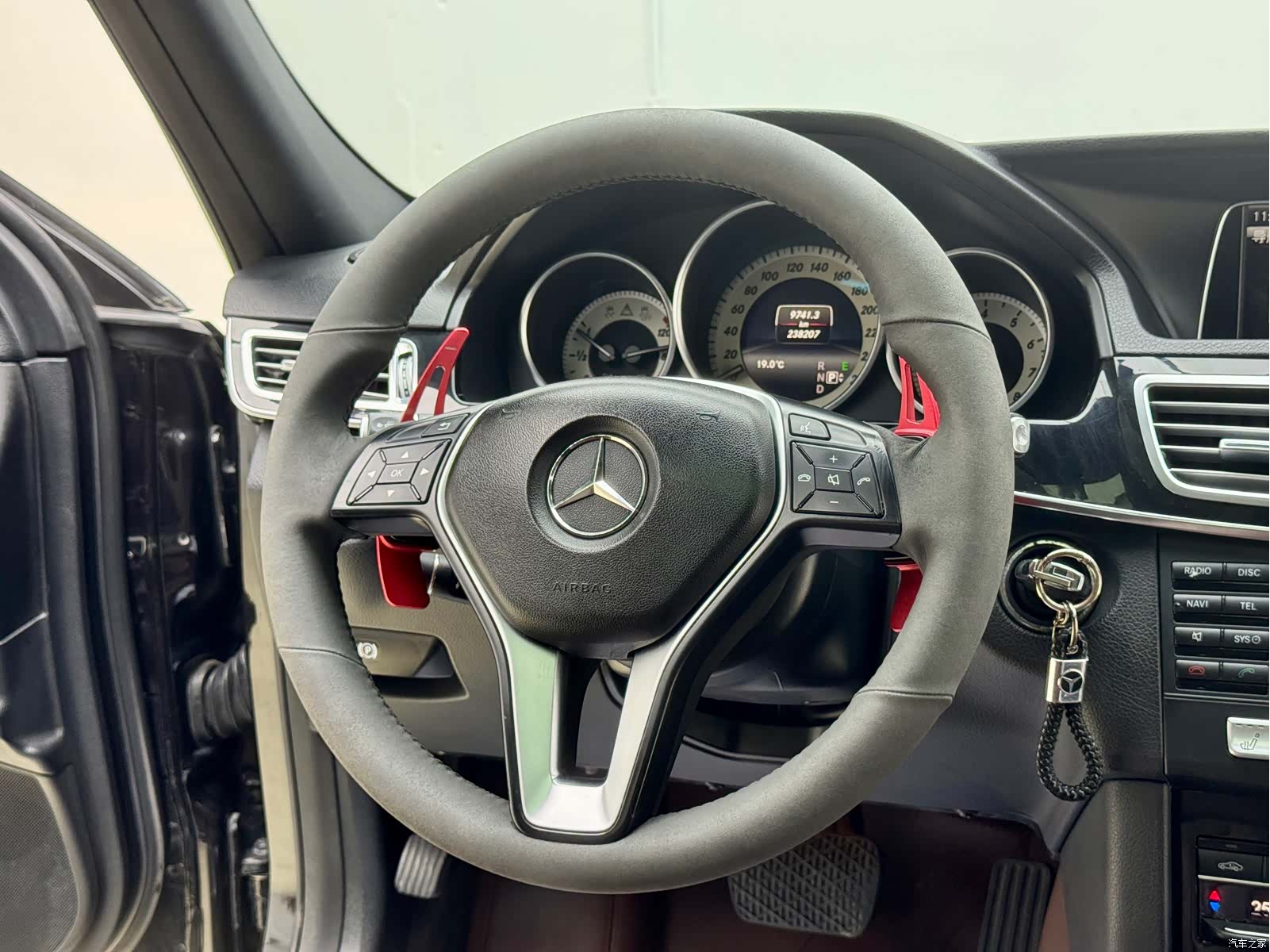 Mercedes-Benz E-Class, 2013 11
