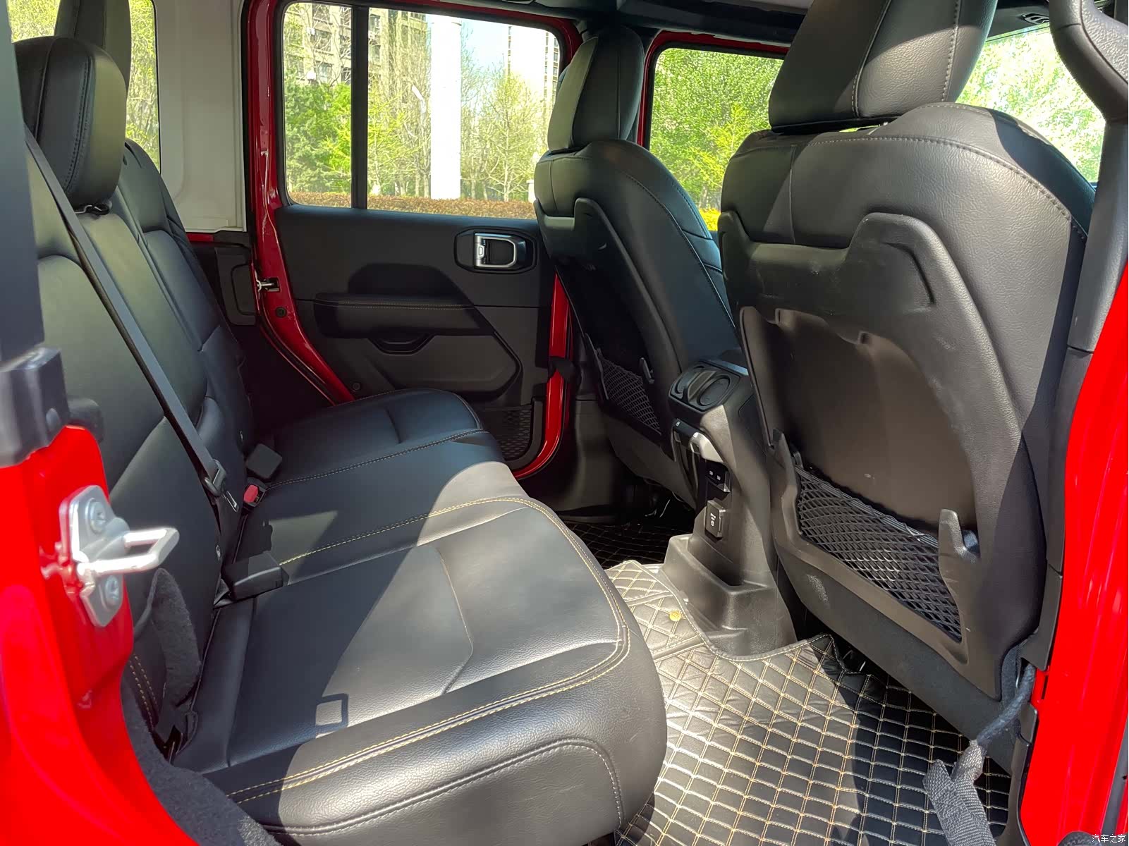 Jeep Wrangler, 2024 12