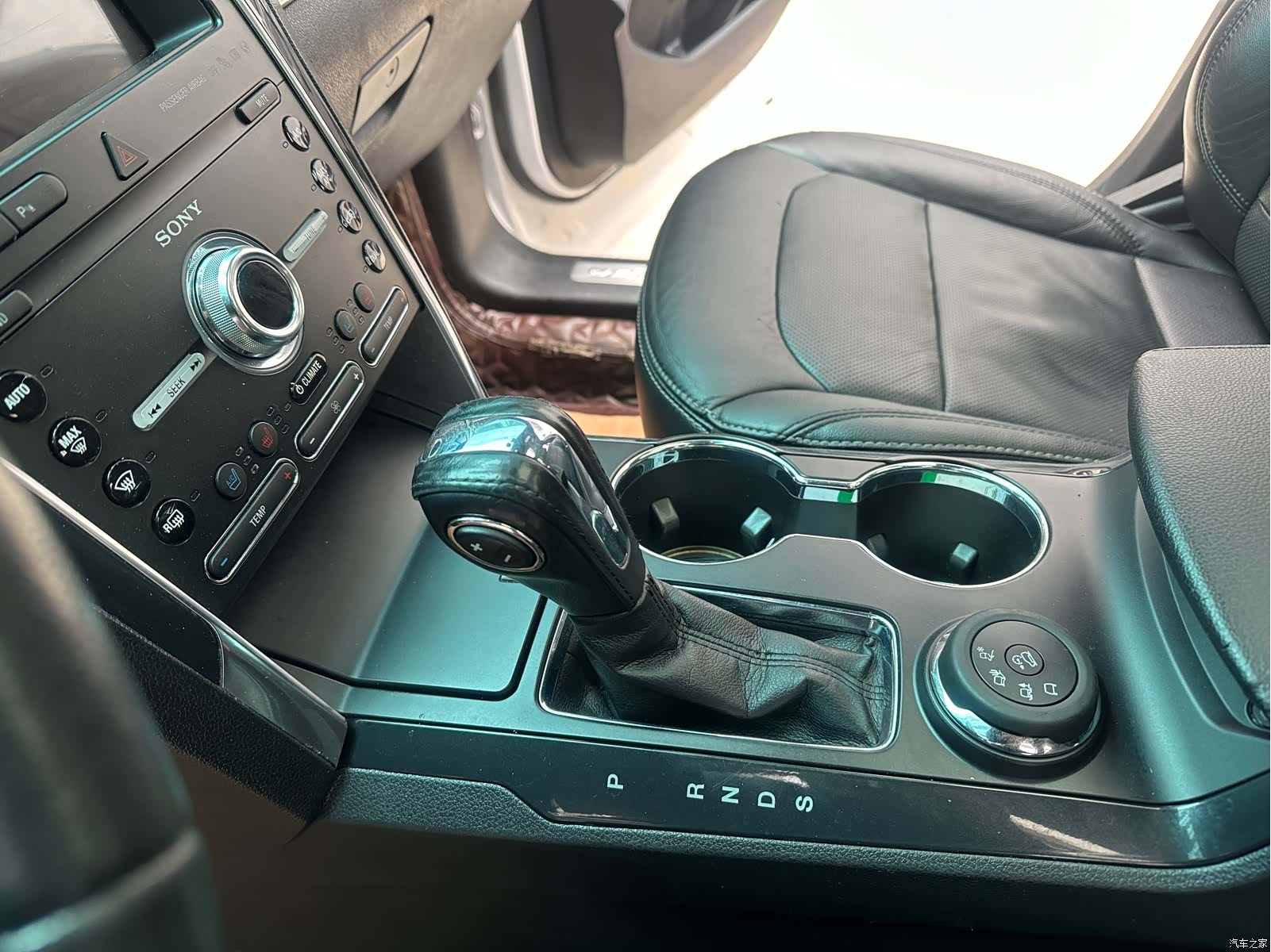 Ford Explorer, 2019 12