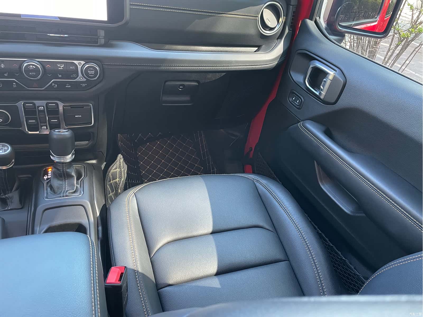 Jeep Wrangler, 2024 10