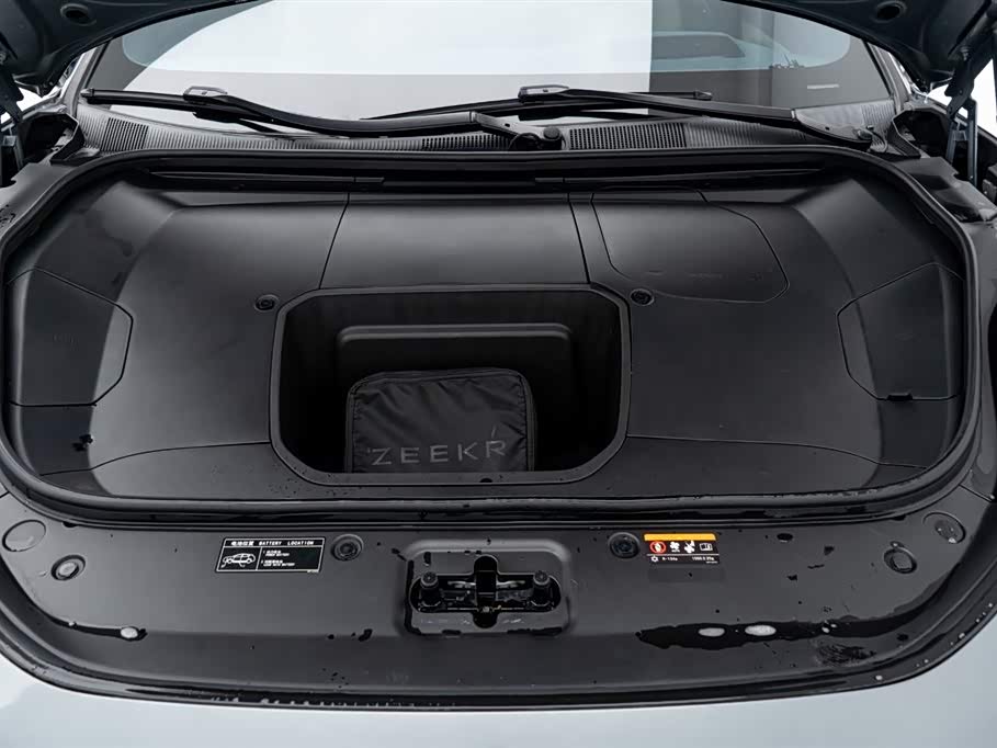 Zeekr 001