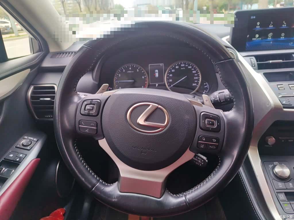 Lexus NX, 2020 3