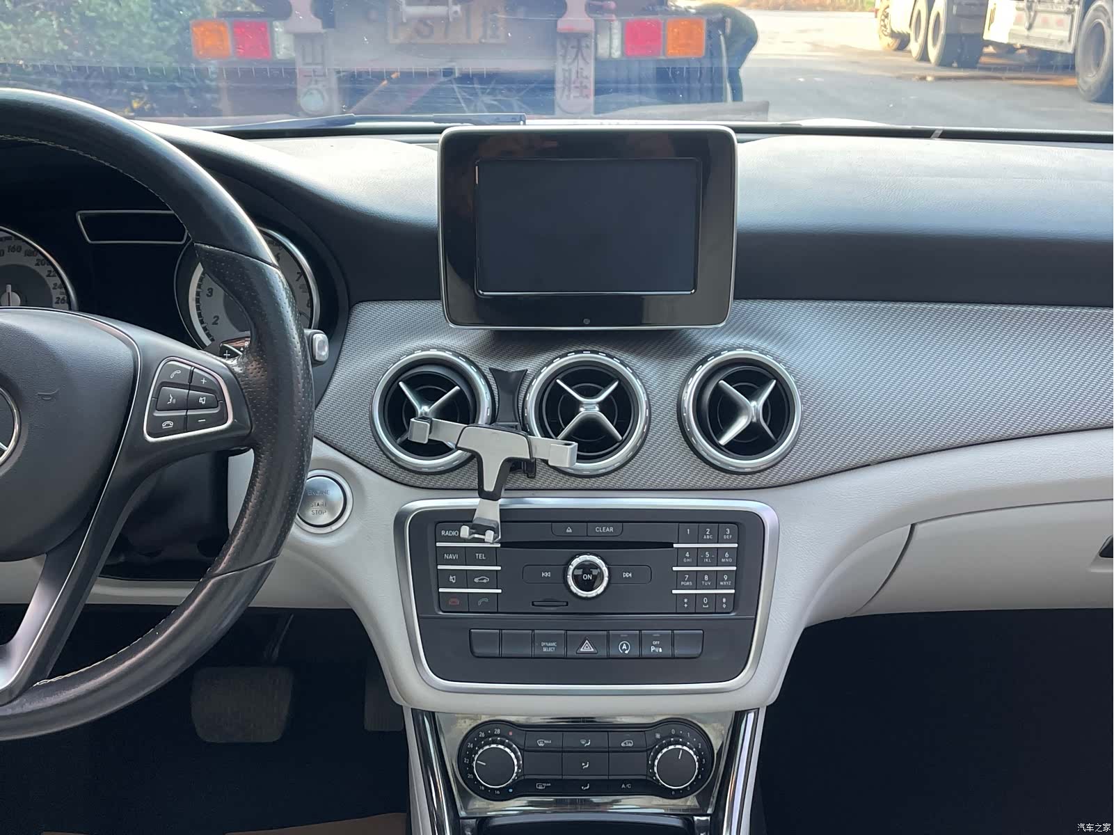 Mercedes-Benz GLA, 2017 13