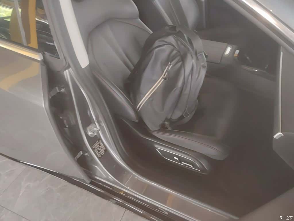 Xpeng P7, 2021 25