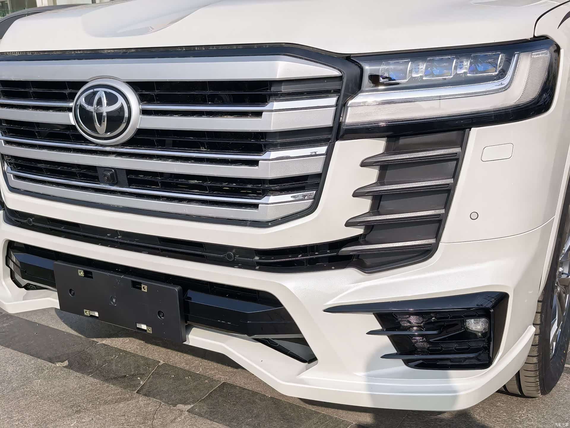 Toyota Land Cruiser, 2026 13
