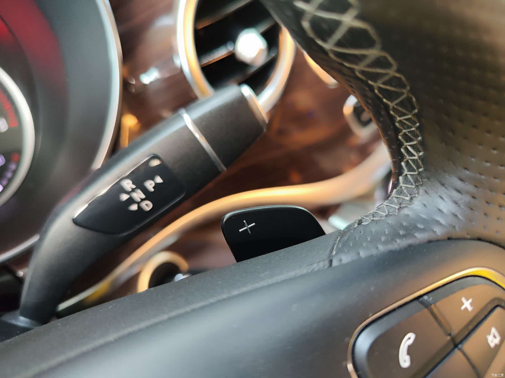 Mercedes-Benz V-Class, 2018 13