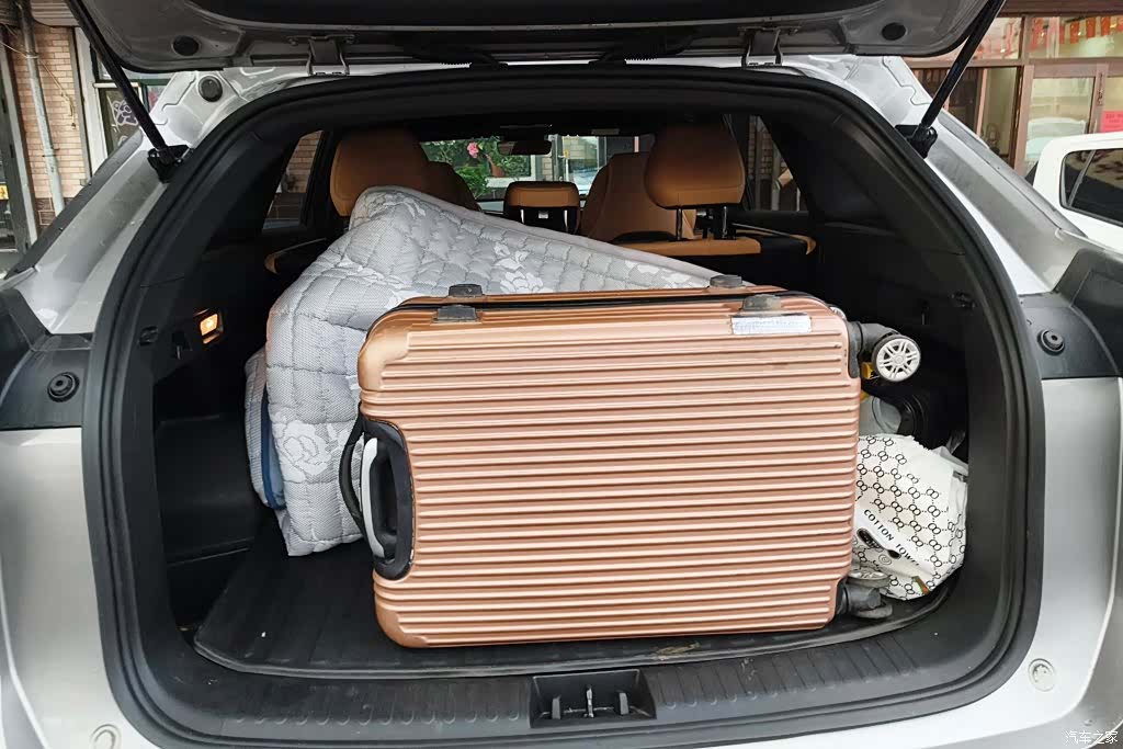 Geely Galaxy L7, 2023 4