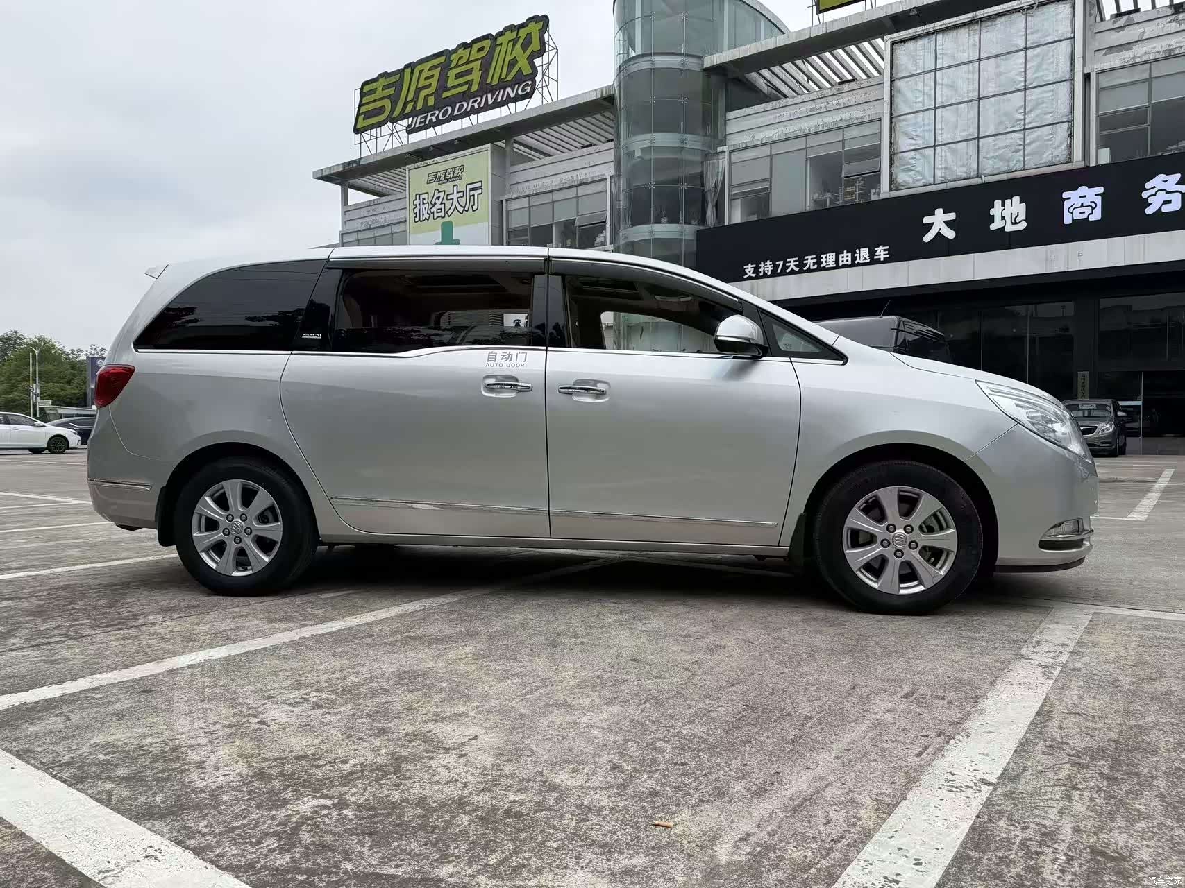 Buick GL8, 2016 все фото