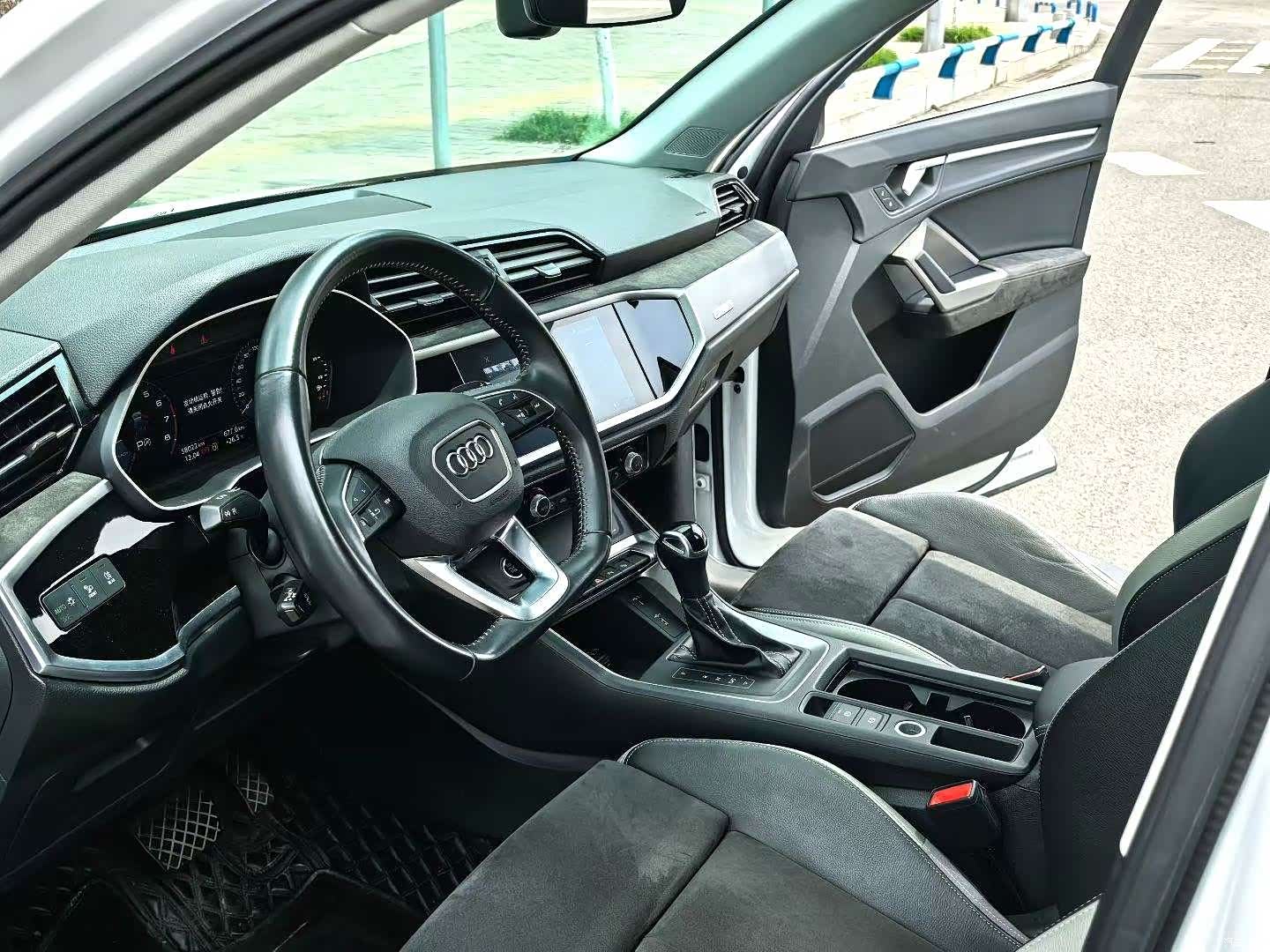 Audi Q3, 2021 6