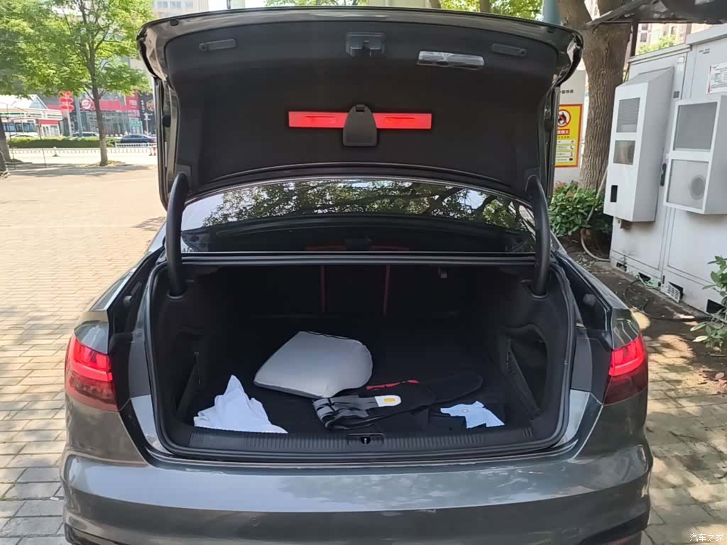 Audi A4L, 2022 19