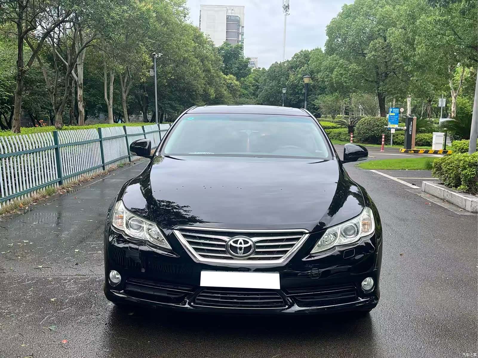 Toyota 2.5V, 2012 2