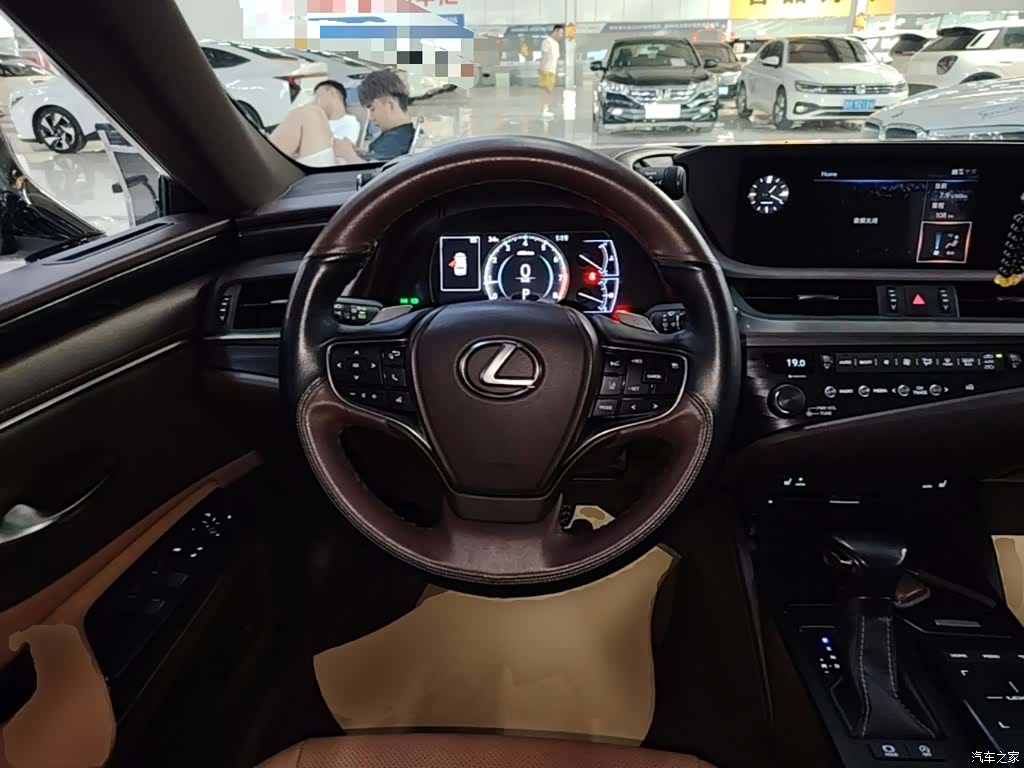 Lexus ES, 2020 11