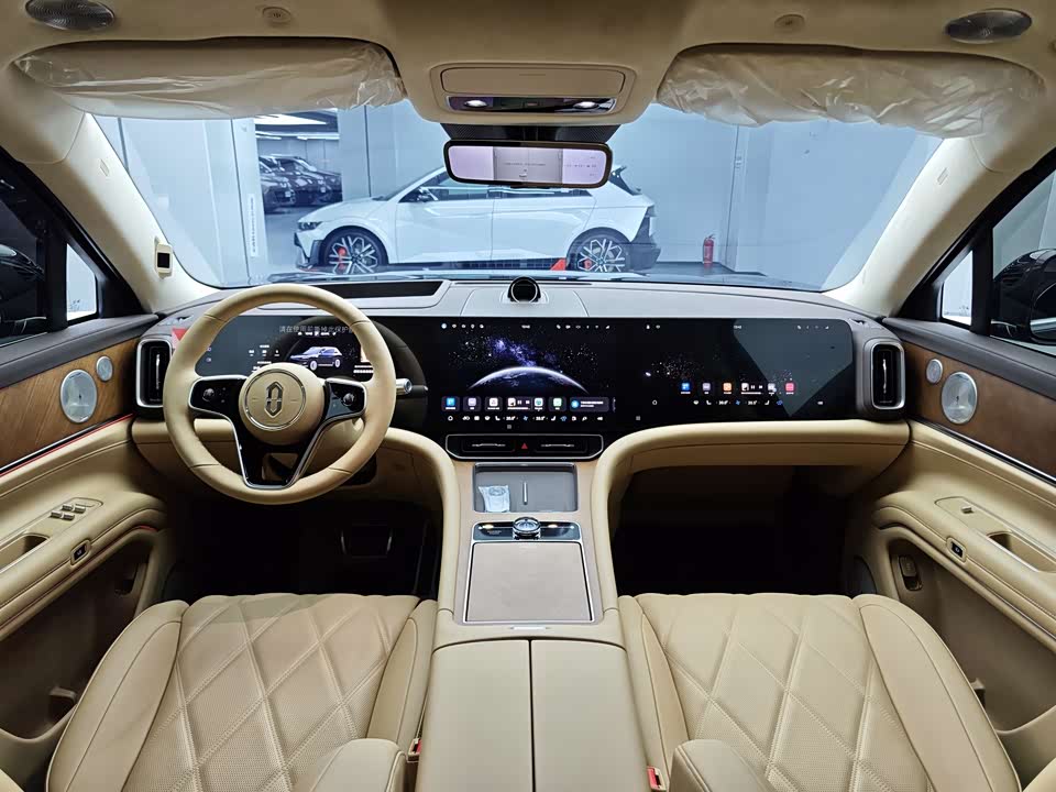 AITO Ask the world M9