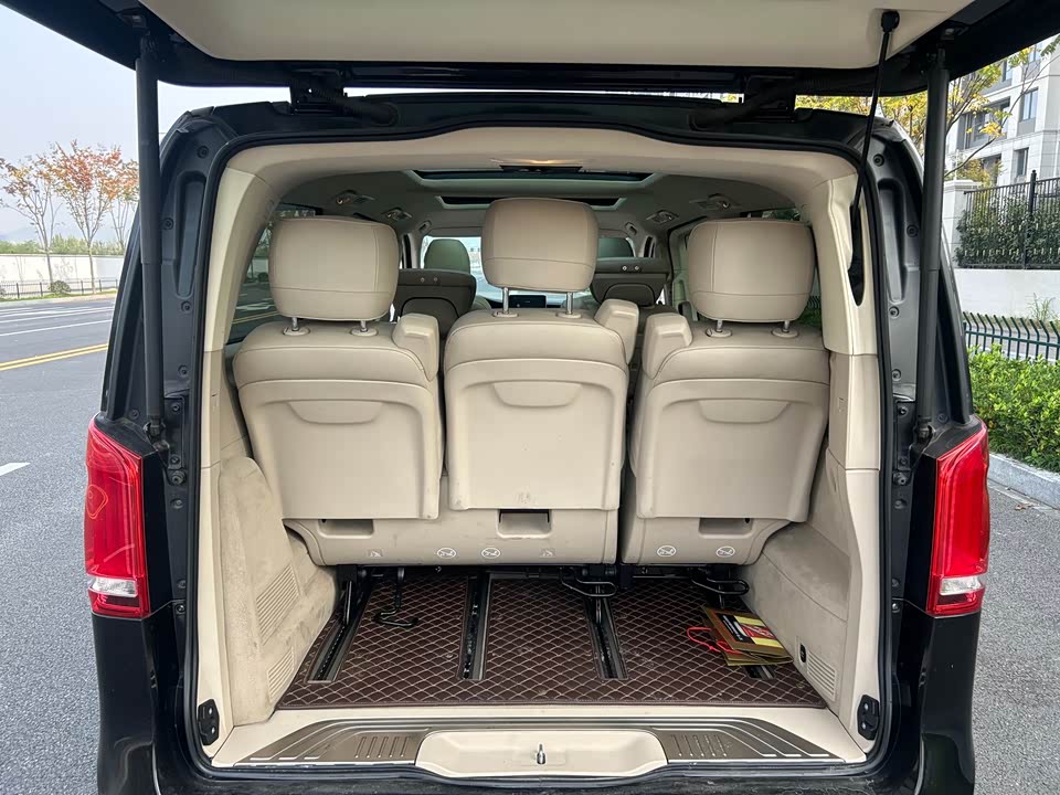 Mercedes-Benz V-class