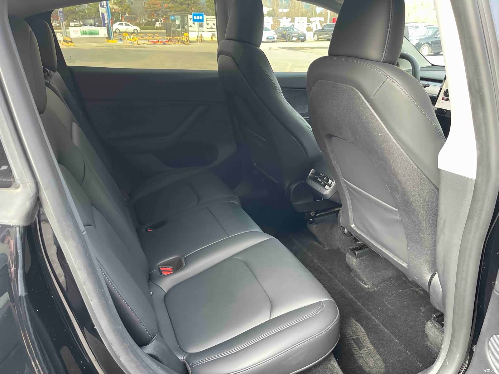 Tesla Model Y, 2023 9