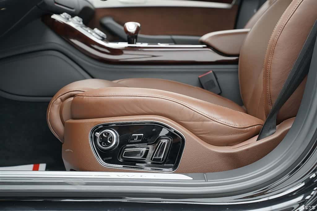 Audi A8L, 2013 9
