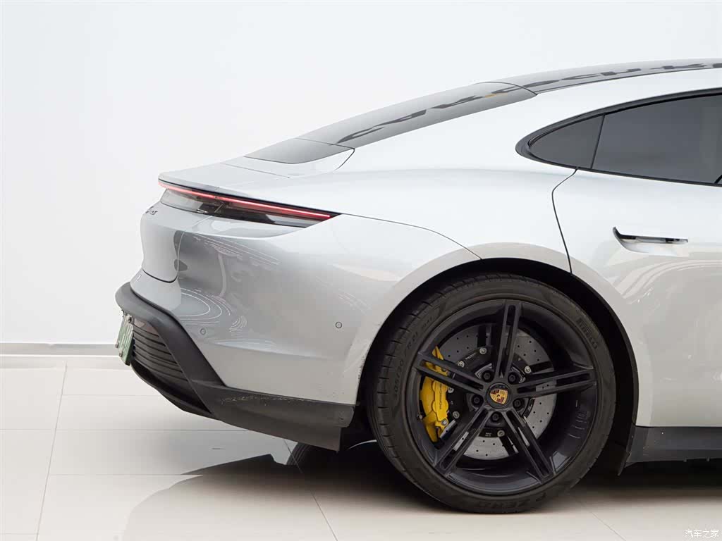 Porsche Taycan, 2021 11