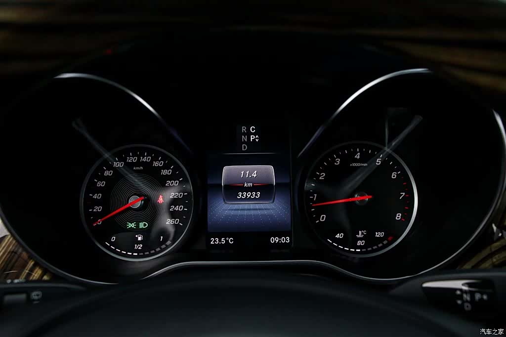 Mercedes-Benz V-Class, 2023 6