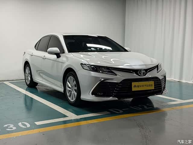 Toyota Camry, 2022 3
