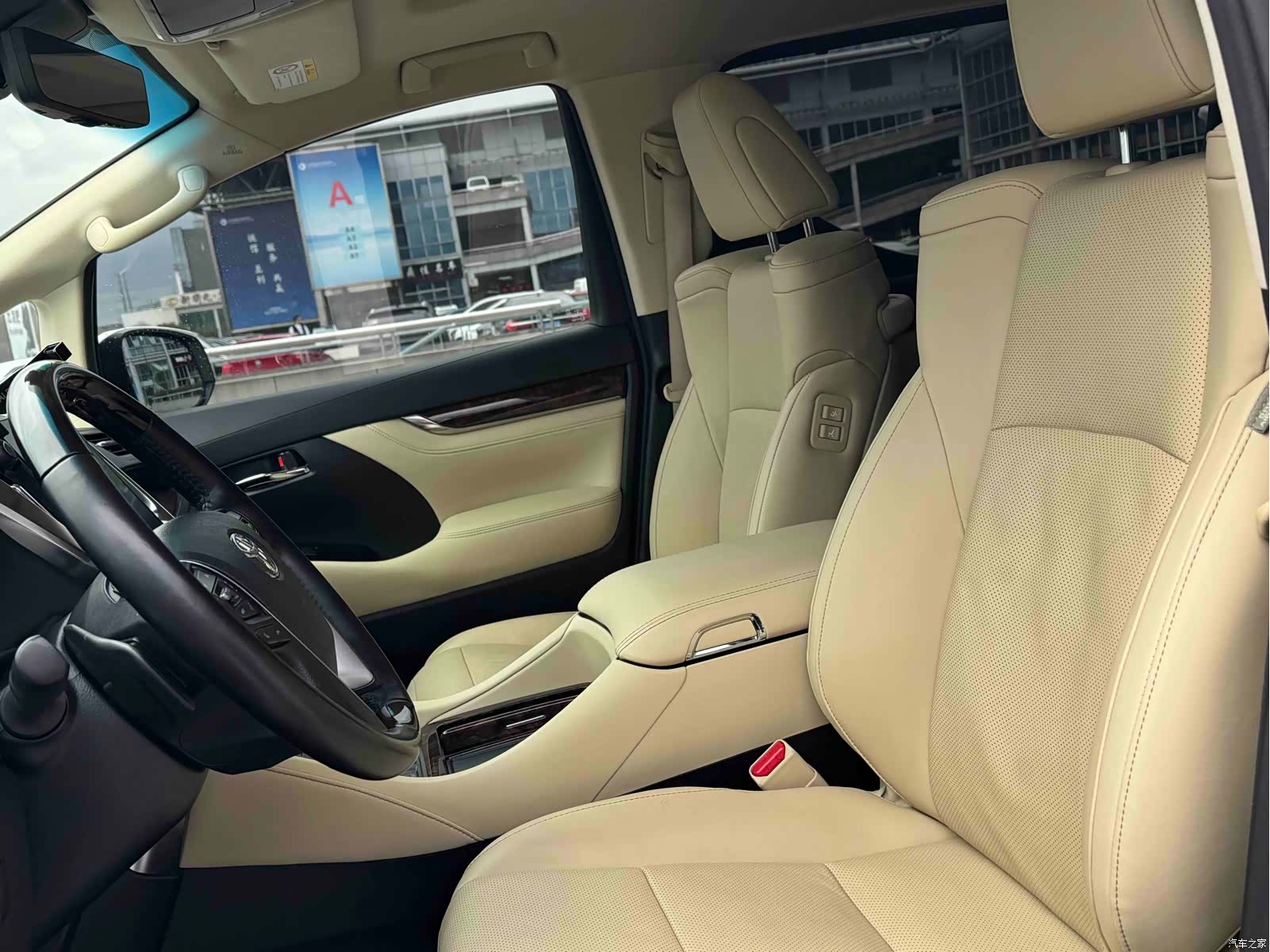 Toyota Alphard, 2020 8
