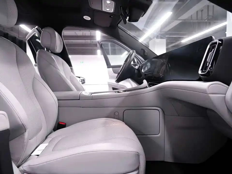 AITO Ask the world M9