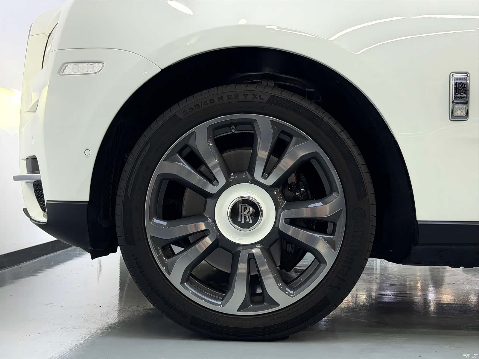 Rolls-Royce Cullinan, 2023 23